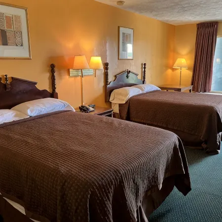 Deluxe Inn & Suites