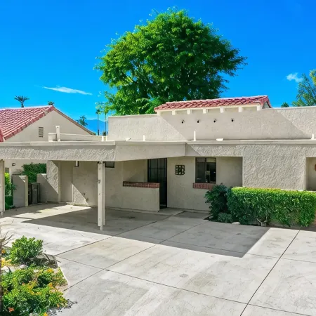 Desert Paradise Retreat Awaits on Golf Course with Sunset & Mountain Views