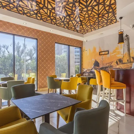 Hotel Pharos