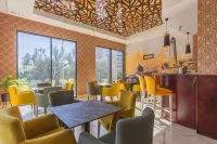 Hotel Pharos