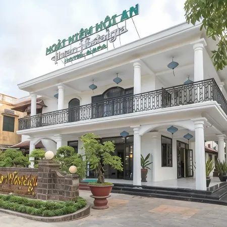 Hoian Nostalgia Hotel & Spa Отели рядом с достопримечательностью «Овощная деревня Тракве»