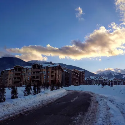Saint Ivan Ski Apartments โรงแรมใน