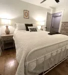 Charming Village Cottage - Wi-Fi