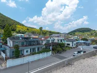 Namhae Padosori Oceanview Pension - 4-نجوم