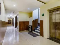 Hotel the Diamond 2 Min from Zirakpur Bus Stand فنادق في بانتشكولا