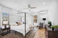 Clean, Classy, Convenient. Montclair's Best Stay! Walk to Town and Train