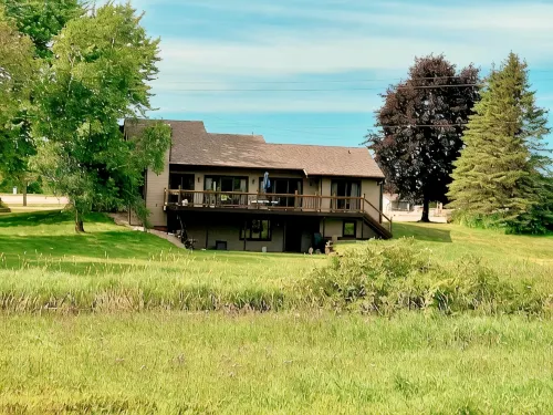 Charming 4-bedroom house located on Deer Run Golf Course. Perfect location!!!! - Wi-Fi