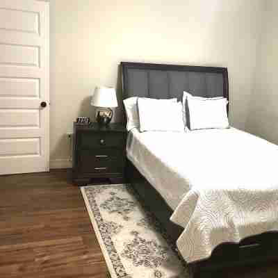 Stylish 1BR unit in Bedford, only 15 min to downtown Halifax. Near shopping area Rooms
