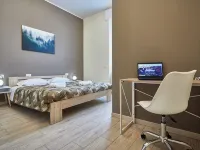 Charming apartment 3 bedrooms, 5 minutes walk from lake and train station Hoteles en Lecco