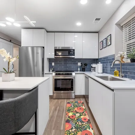 Cozy 1-bedroom w/ AC, WiFi  - Heart of the Clifton Gaslight District.