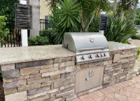 Cute, spacious 2 BR 2 Full BA condo minutes from the beaches