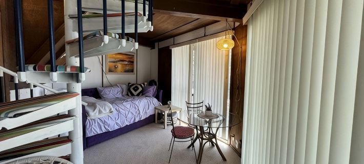 Sleep in a Treehouse!! Hotels in Wayne County