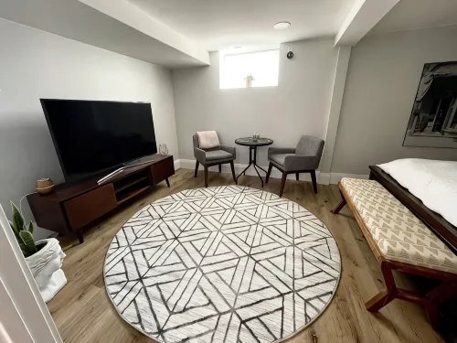 Cozy, modern apartment in downtown PTBO - 3-نجوم