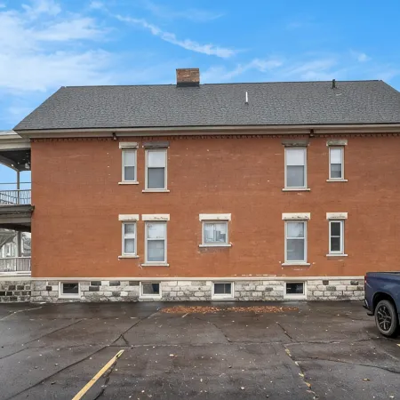 NEW 1st Floor Victorian Flat in Downtown Kalamazoo