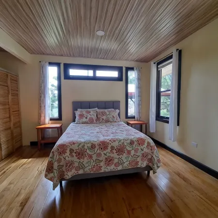 Rudy's Lodge: Discover the Ultimate Retreat, Relax, Recharge and Reconnect. Hoteles en Rivas