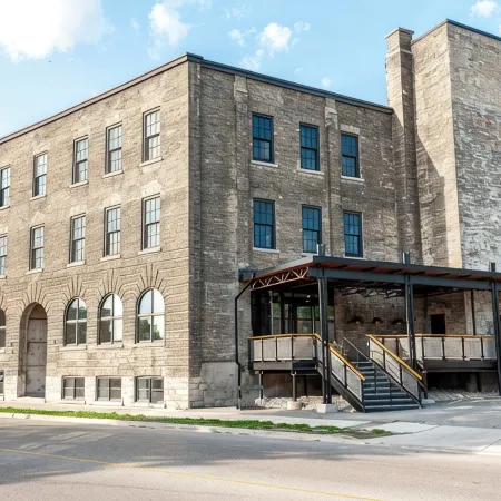 Modern loft with rustic character steps to downtown Stratford