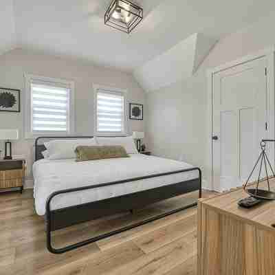 3-bedroom bungalow with WiFi vibrant Milwaukee Rooms