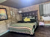 RT62 Motor Resort 70's Cabin w/Jacuzzi - Hytter