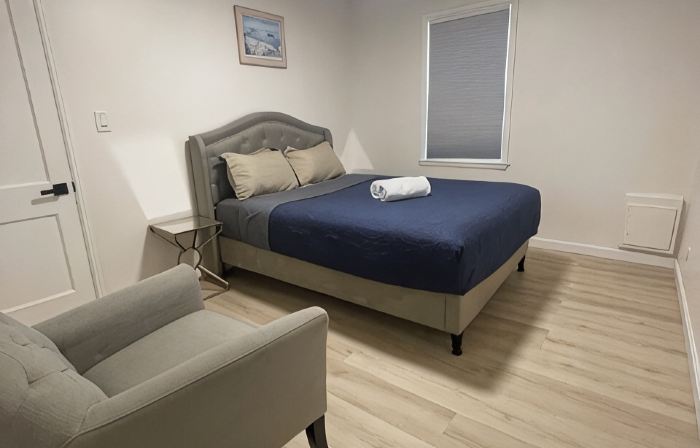 Newly Renovated Luxury 3-Bed 2-Bath Home with Easy Airport Access