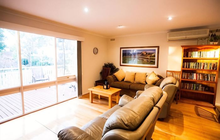 Maeburn Cottages - Self-contained Lakeside Getaway