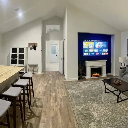 Cozy Luxury Cottage in Country with Fireplace & Hot Tub