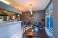 N1 Hotel Samora Machel Harare - Parkplatz