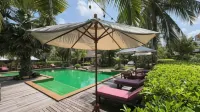 บ้านใบตาลรีสอร์ท - ที่มีสระว่ายน้ำ