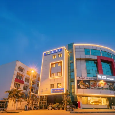 โรงแรมฟาบ์แรอยัล เรสซิเดนซี่ 2 โรงแรมใกล้วัดสังฆี