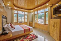 Hotel Sunlight Manali - Kitchens