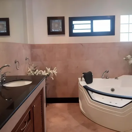 VIP Chain Resort Pool Villa