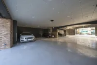Jecheon Hound Hotel - parking
