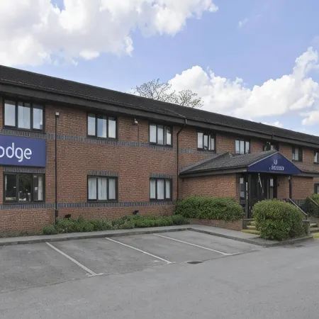 Travelodge Birmingham Yardley Отели рядом с достопримечательностью «Сайрхолл Милл»