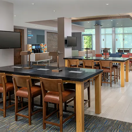 Holiday Inn Express & Suites NORTH BRUNSWICK by IHG