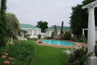 A Tapestry Garden Guest House - Pools