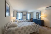 5-Bedroom Vacation Home Just 3 Minutes Drive to Cape Cod Beaches