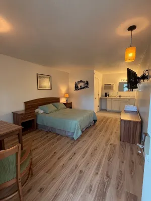 Trailhead Lodge - Homestays