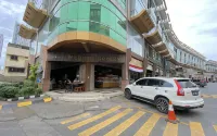 CN Homestay B1 Floor 2 at Nagoya Hill Mall - 2-Star