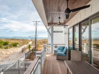 15 Steps from Beach Access! Brand New Duplex - Wifi