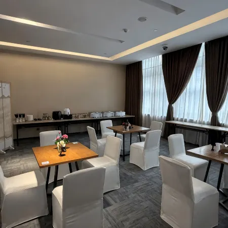 Jinling Nantianmen E-sports Hotel (Ningbo International Convention and Exhibition Center Branch)