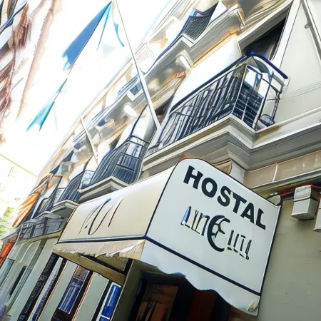 Arteaga Hostal & Baños Arabes Elvira