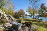 Beautiful Private Home in Quiet Cove. Swim Dock, Kayaks, Stand Ups.  Boat Option - 民宿