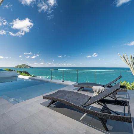 Beautiful SeaCrown Estate-Oceanfront- 6Br 5.5BA with Pool