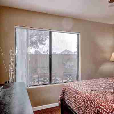 ON GOLF COURSE & Camelback Mtn Views, Spring Training & Shopping Rooms