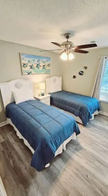King Suite - Golf - Free Beach Pass - Pond View - Coffee bar - Child friendly
