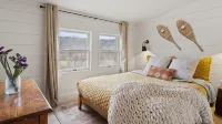 100% Restored Large Farmhouse in the Hub of Stowe with Soaking Tub - 3-Star