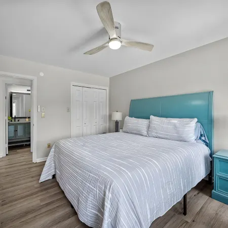 Sea Glass A- Upscale Beachfront Retreat & Pool
