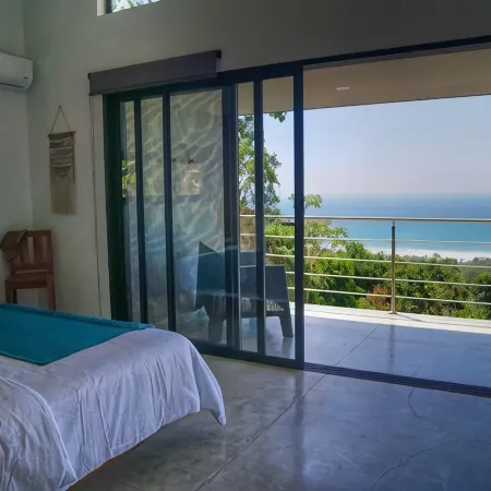 The Rock House : Stunning Ocean View Luxury Home with Private Infinity Pool
