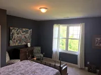 Beautiful Long Range Mountain Views, Minutes from Downtown Hendersonville, NC - balcony
