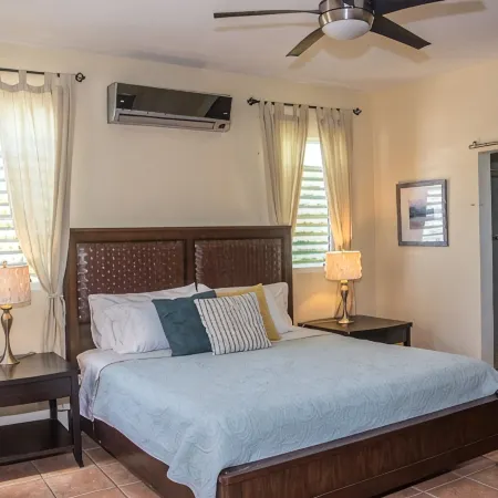 Family time, 5 minute walk from main walkway to restaurants and beach!