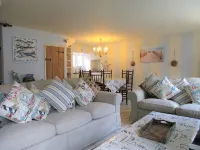 Sunbeam Cottage nestling in the heart of Branscombe village with a parking space